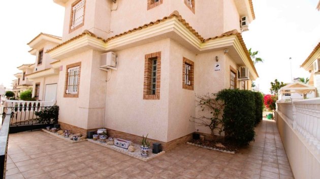 Resale - Villa -
Orihuela Costa - Los Dolses