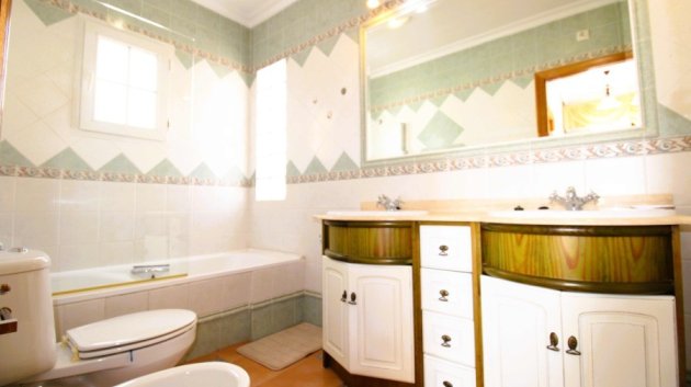 Resale - Villa -
Orihuela Costa - Los Dolses