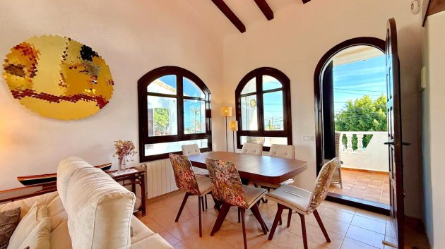 Resale - Villa -
Villamartín