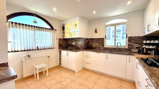 Resale - Villa -
Villamartín