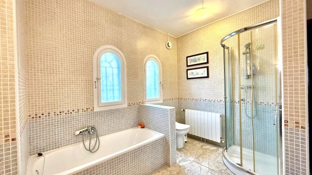 Resale - Villa -
Villamartín