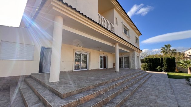 Resale - Villa -
Orihuela Costa