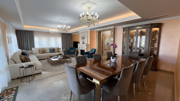 Resale - Villa -
Orihuela Costa