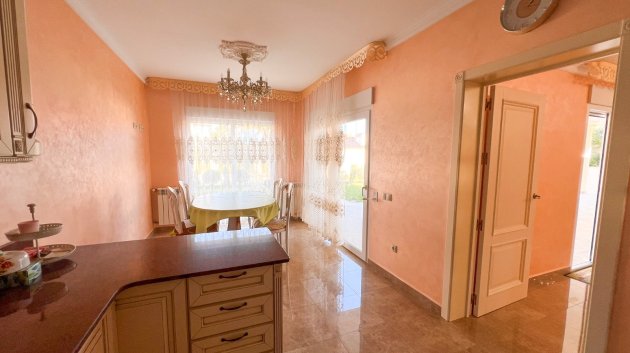 Resale - Villa -
Orihuela Costa
