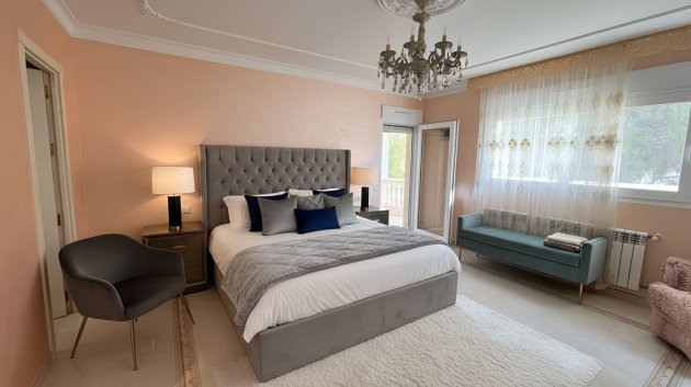 Resale - Villa -
Orihuela Costa