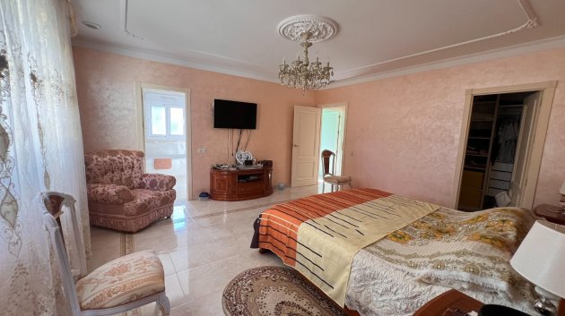 Resale - Villa -
Orihuela Costa