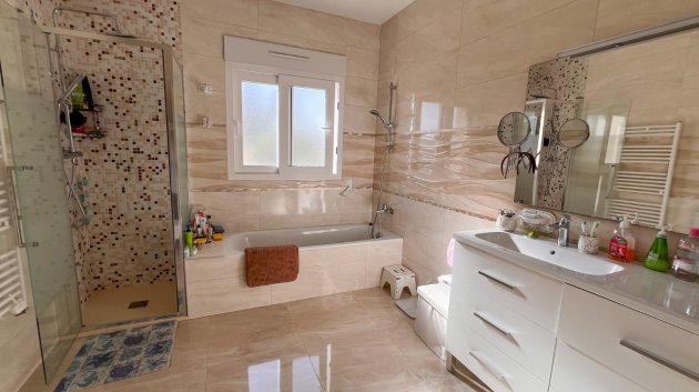 Resale - Villa -
Orihuela Costa