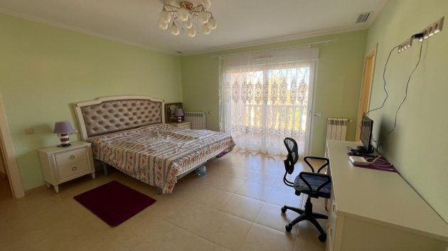 Resale - Villa -
Orihuela Costa