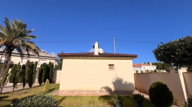 Resale - Villa -
Orihuela Costa