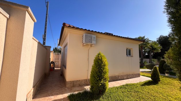Resale - Villa -
Orihuela Costa