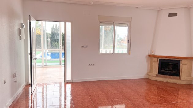 Resale - Villa -
Dolores
