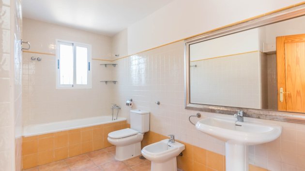 Resale - Townhouse -
Los Alcazares