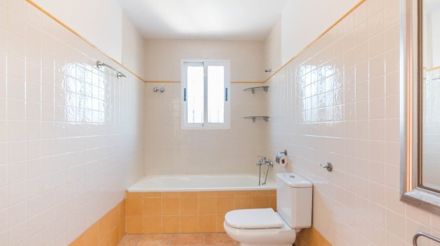 Resale - Townhouse -
Los Alcazares