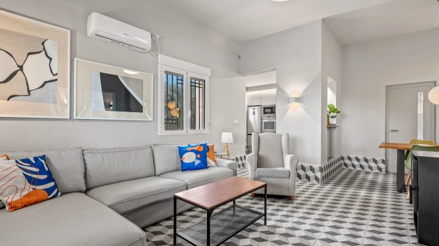 Revente - Villa -
Elche