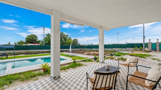 Revente - Villa -
Elche