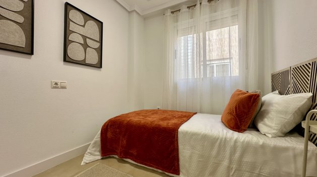 Reventa - Apartamentos -
Torrevieja