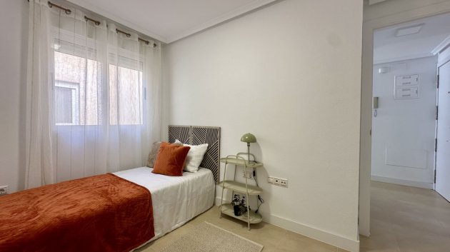 Reventa - Apartamentos -
Torrevieja