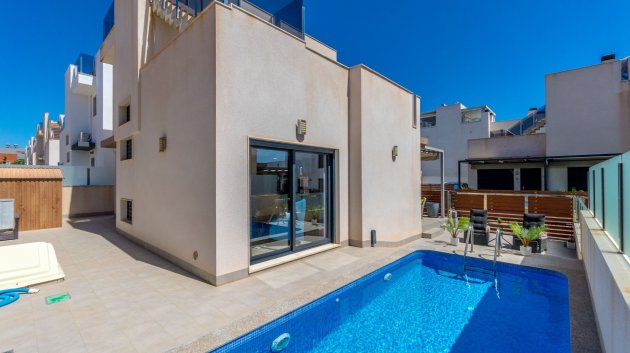 Revente - Villa -
Torrevieja - Aguas Nuevas