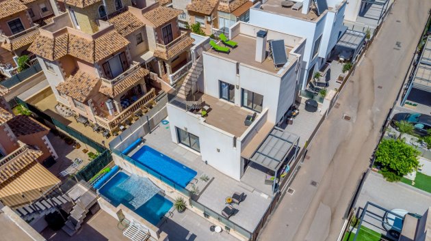 Revente - Villa -
Torrevieja - Aguas Nuevas