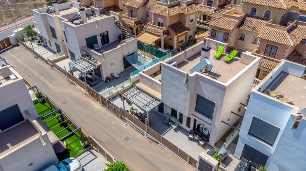 Revente - Villa -
Torrevieja - Aguas Nuevas