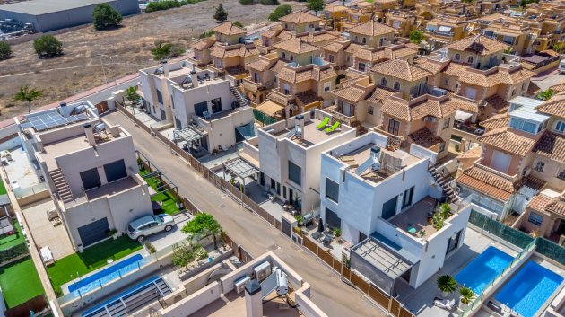 Revente - Villa -
Torrevieja - Aguas Nuevas