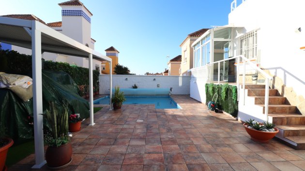Revente - Villa -
Orihuela Costa - Villamartín