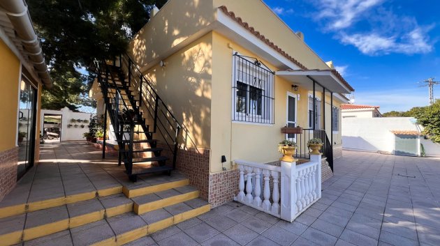 Revente - Villa -
Alicante - Moralet - Cañada del Fenollar