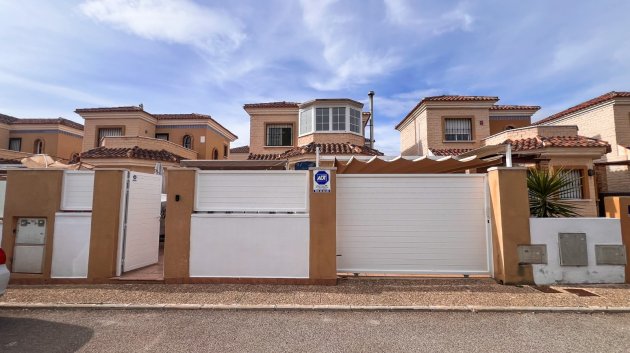 Reventa - Chalets -
Guardamar del Segura - El Raso