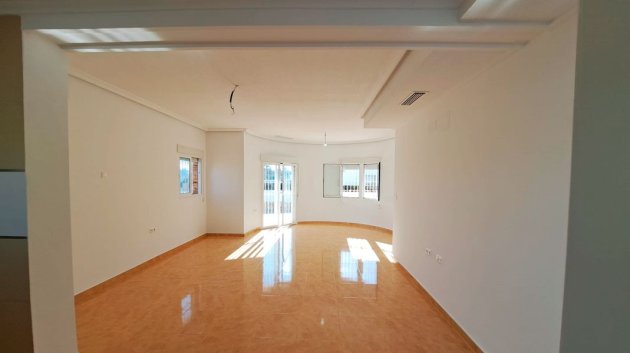 Resale - Villa -
Catral