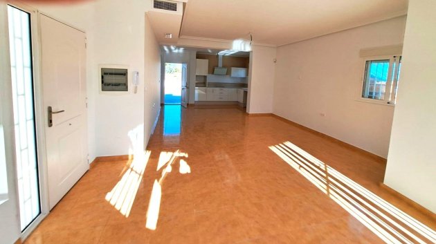 Resale - Villa -
Catral