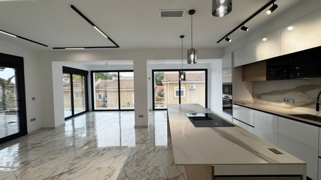 Reventa - Chalets -
Torrevieja - Los Balcones