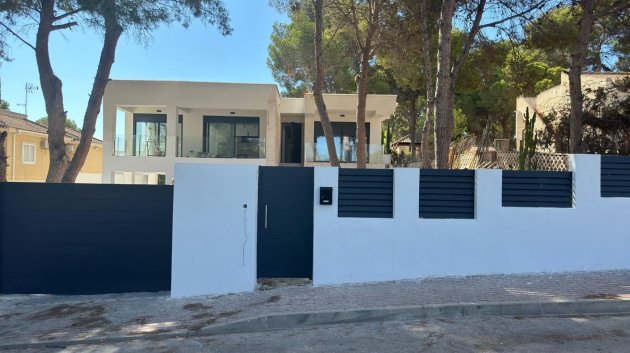 Reventa - Chalets -
Torrevieja - Los Balcones