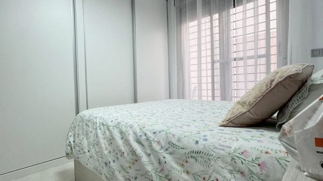 Resale - Villa -
Los Alcazares