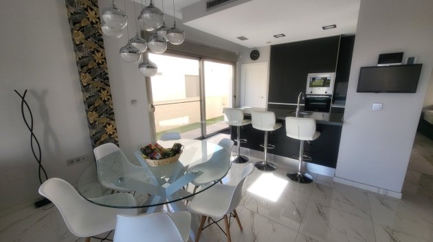 Resale - Villa -
Villamartín