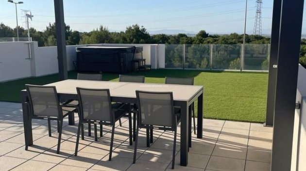 Resale - Villa -
Villamartín