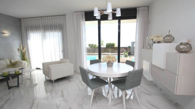 Obra nueva - Chalets -
San Miguel de Salinas