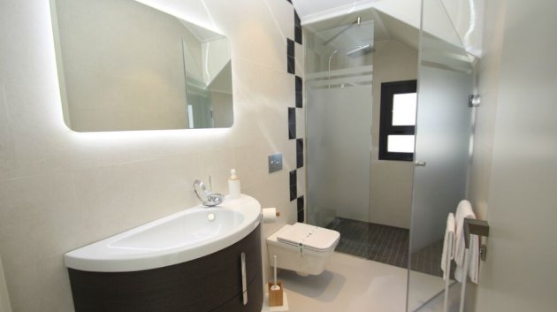 Obra nueva - Chalets -
San Miguel de Salinas