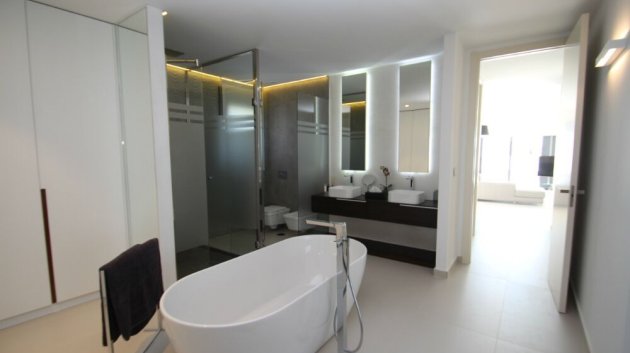 Obra nueva - Chalets -
San Miguel de Salinas