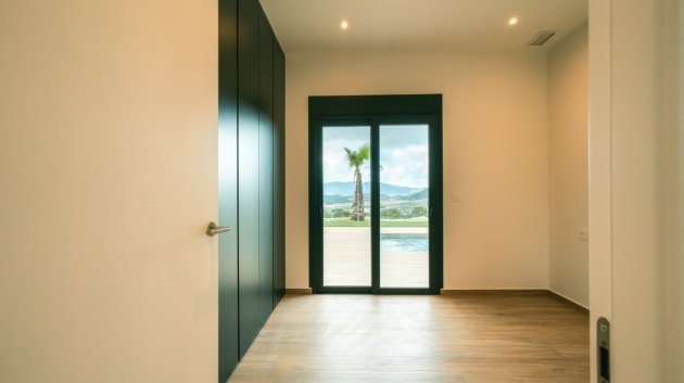 Obra nueva - Chalets -
Pinoso