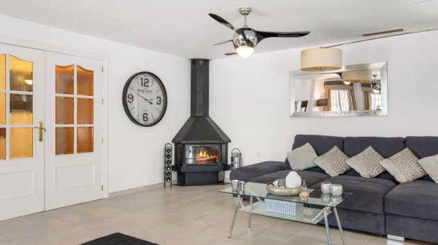 Resale - Villa -
Catral