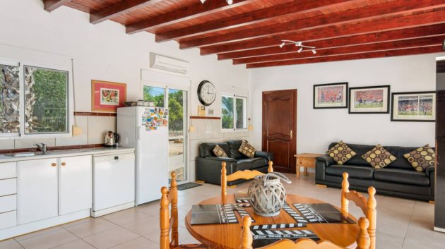 Resale - Villa -
Catral