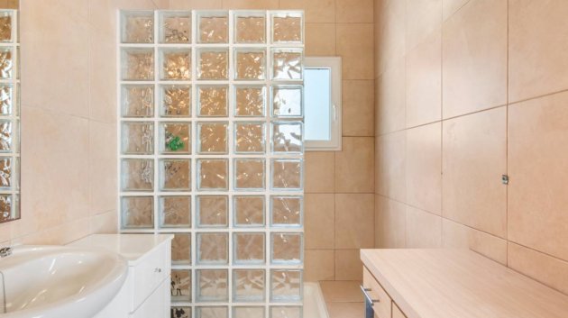 Resale - Villa -
Catral