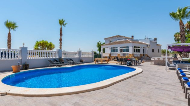 Resale - Villa -
Catral