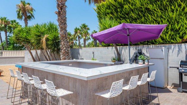 Resale - Villa -
Catral