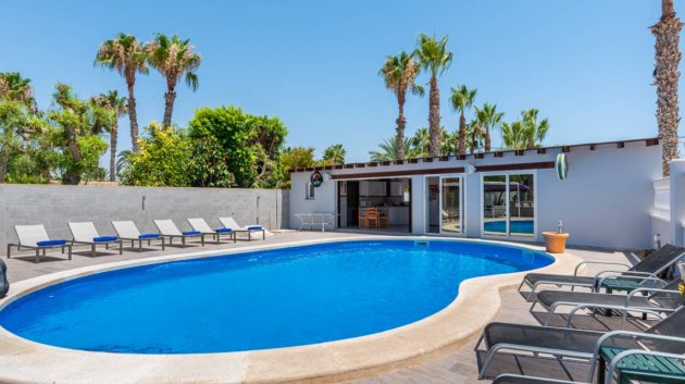 Resale - Villa -
Catral