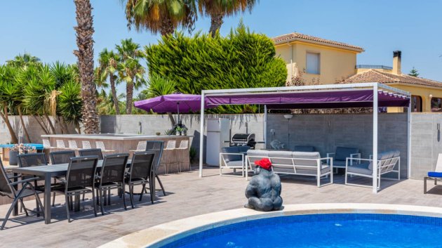 Resale - Villa -
Catral