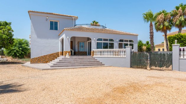 Resale - Villa -
Catral