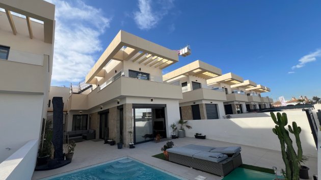 Resale - Villa -
Los Montesinos