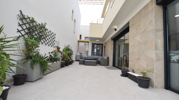 Resale - Villa -
Los Montesinos