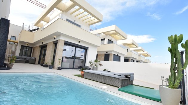 Resale - Villa -
Los Montesinos